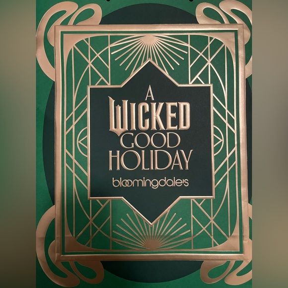 A Wicked Good Holiday Bloomingdale’s Shopping Bag - Picture 4 of 5